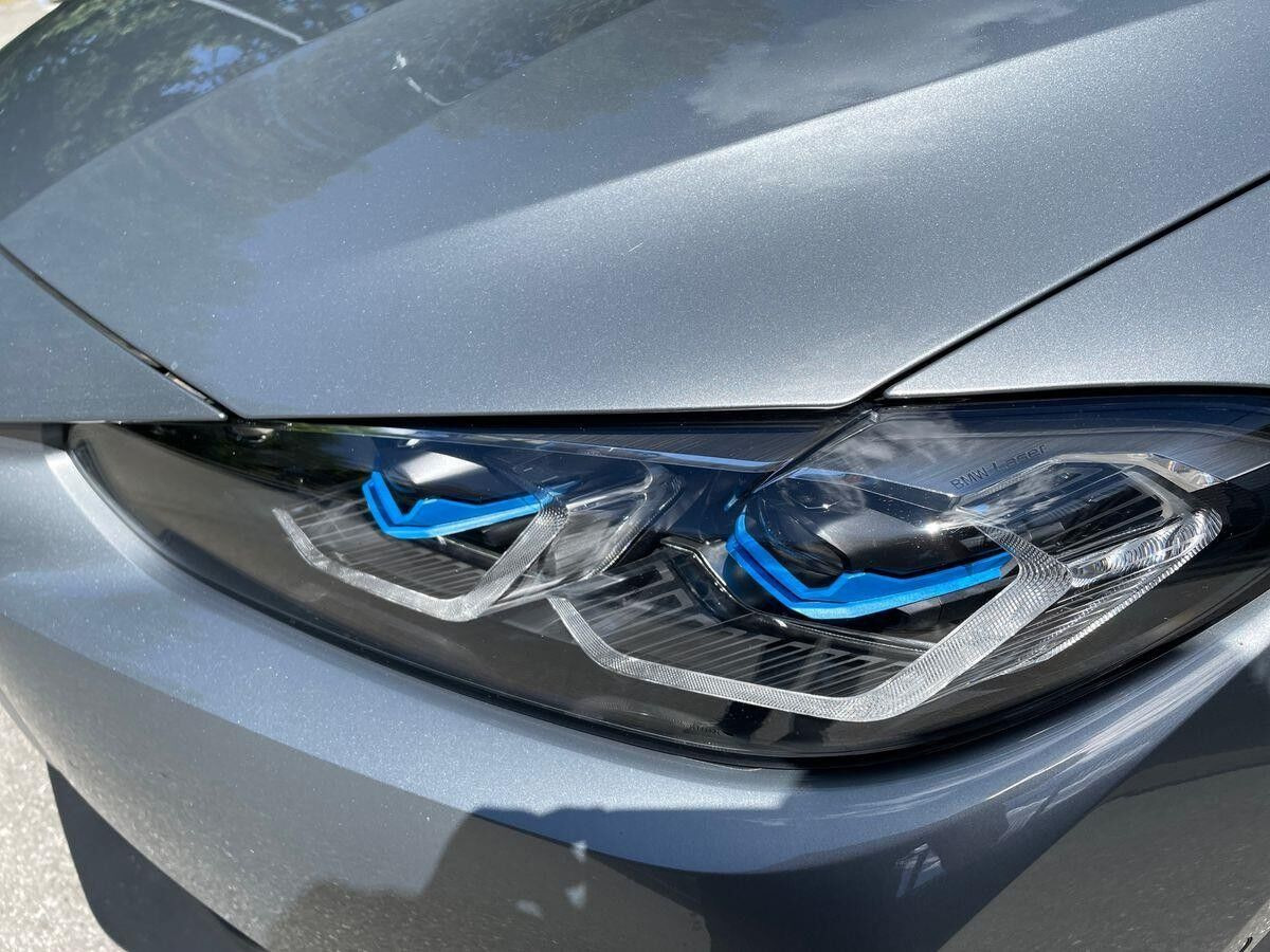 Sølv BMW i4 fra 2024