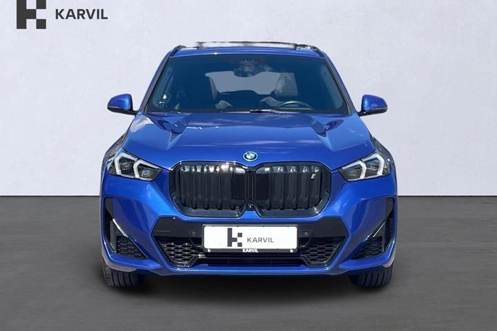 Blå BMW iX1 fra 2023