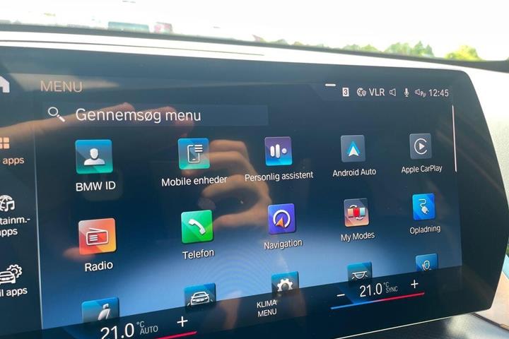Blå BMW iX1 fra 2023