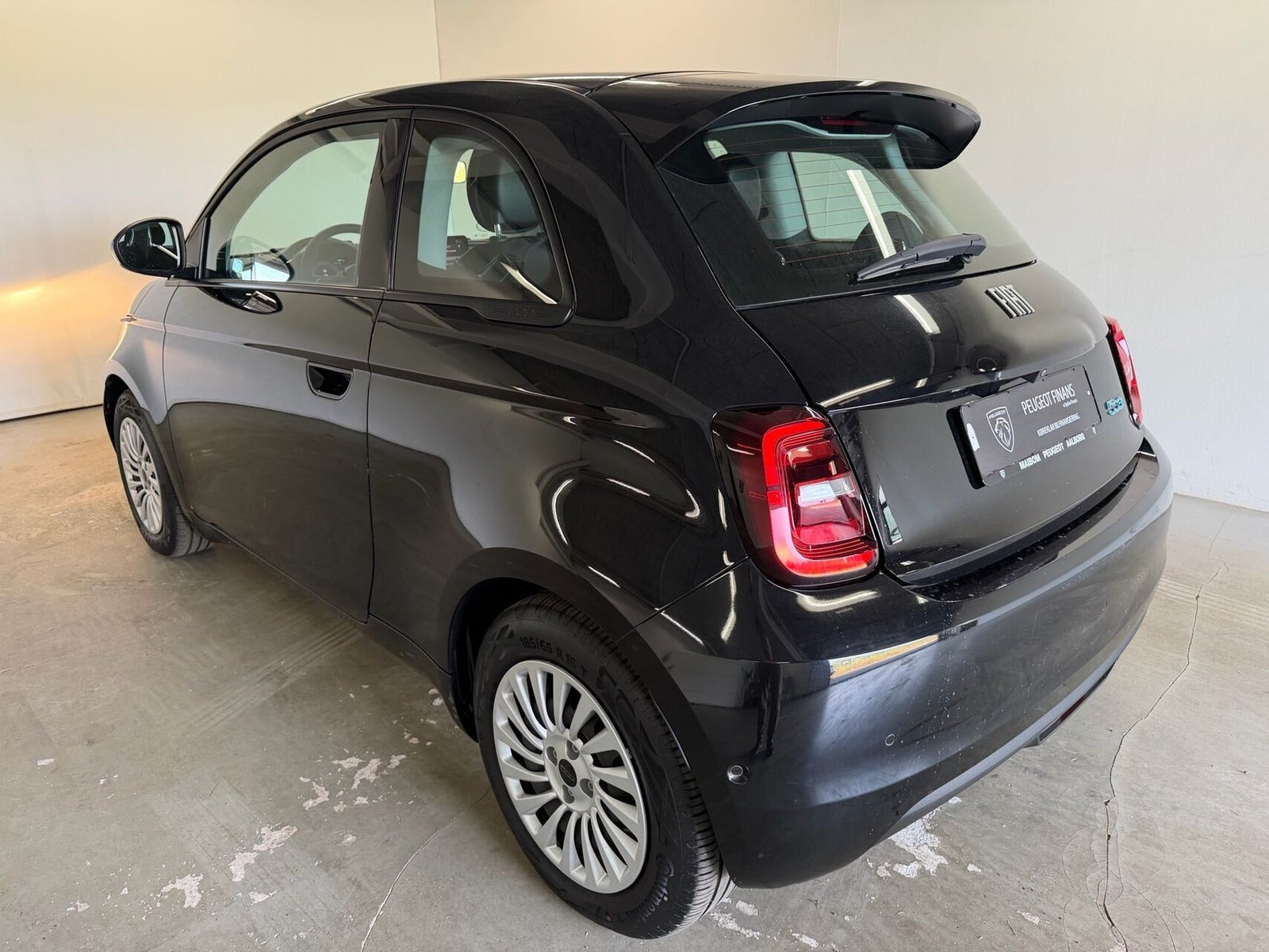 Beige Fiat 500e fra 2022