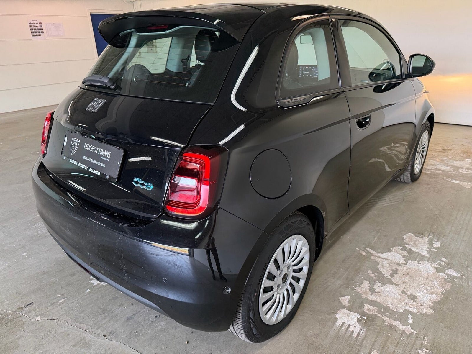 Beige Fiat 500e fra 2022