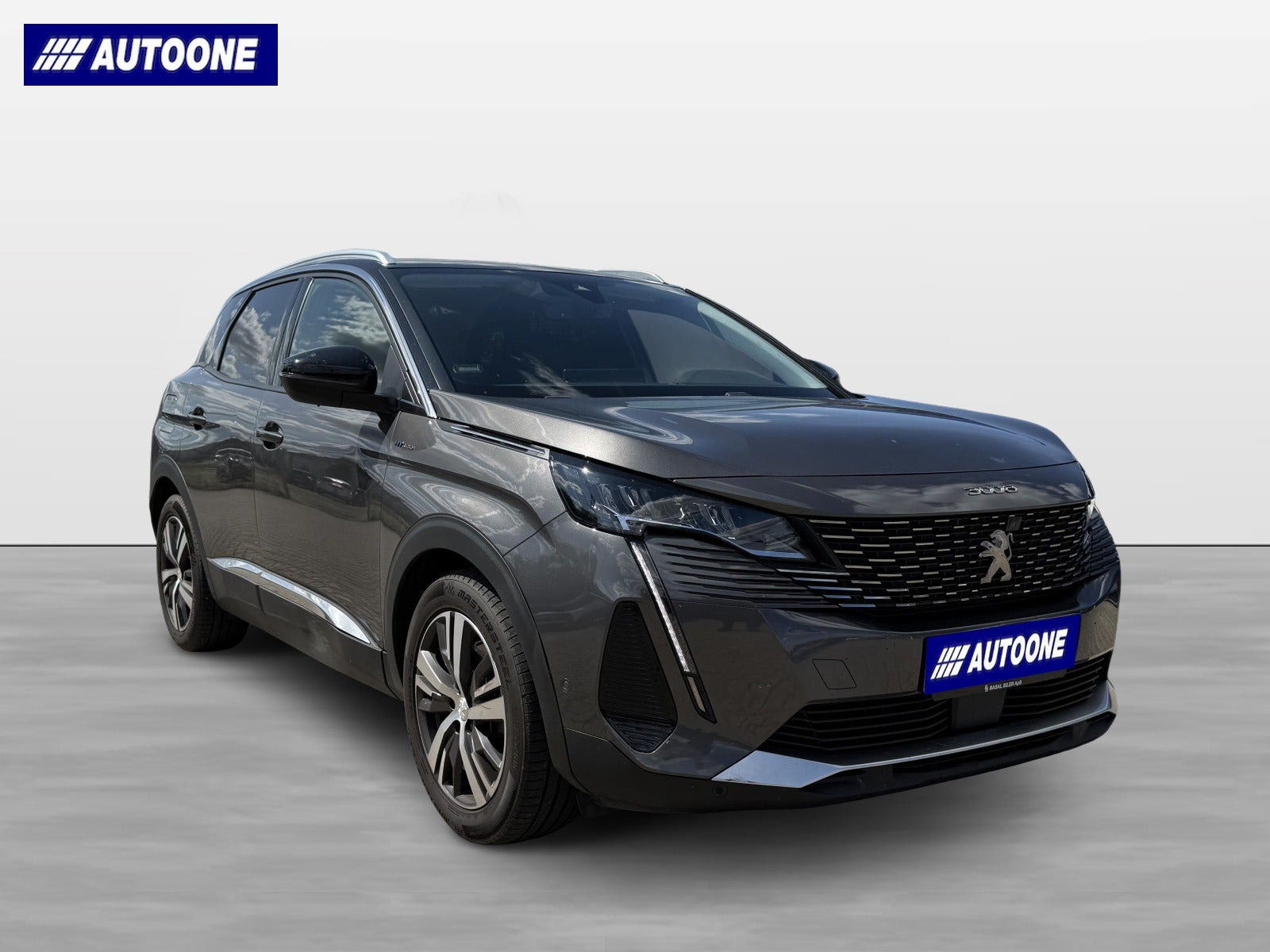 Grå Peugeot 3008 fra 2020