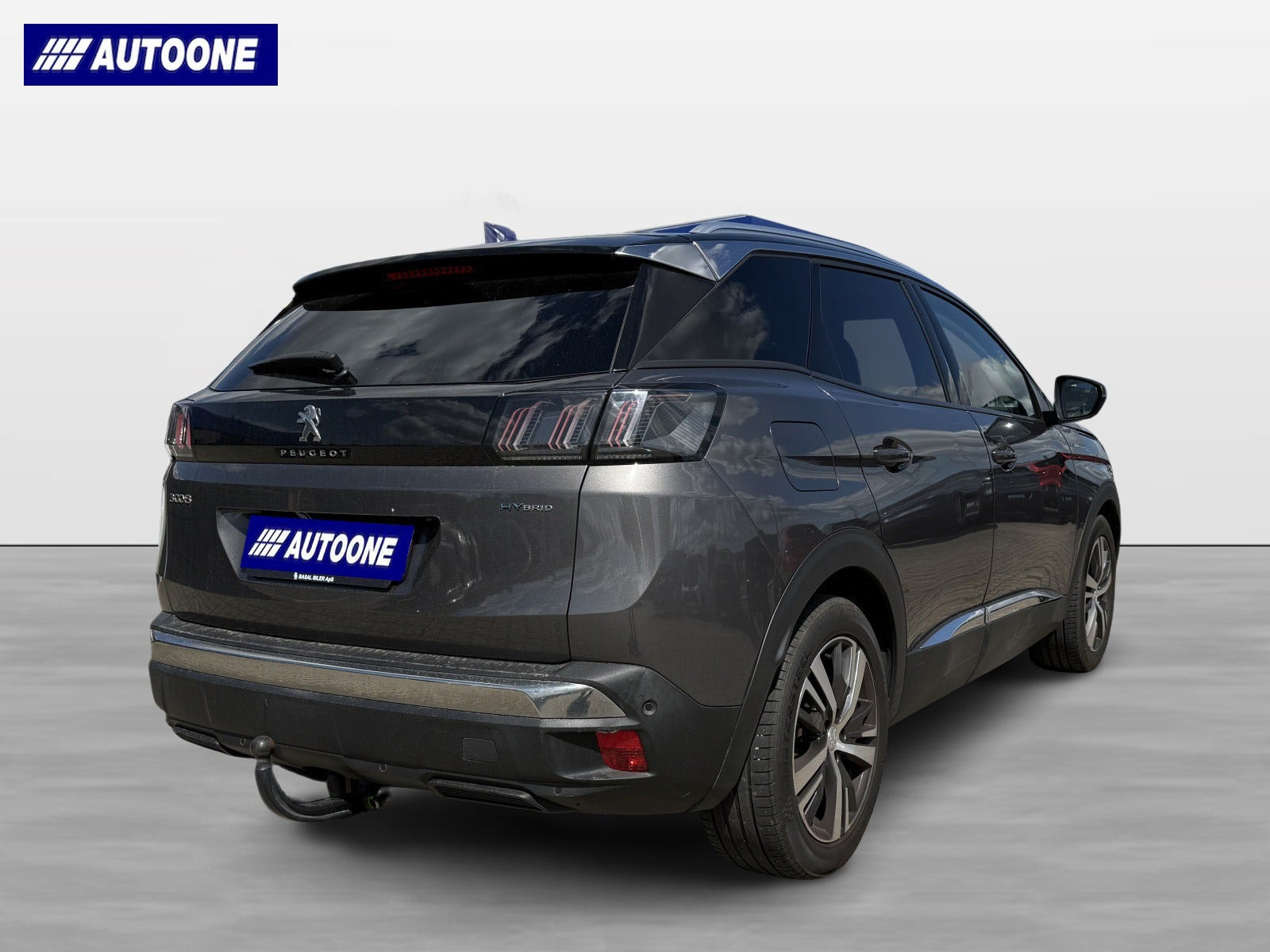 Grå Peugeot 3008 fra 2020