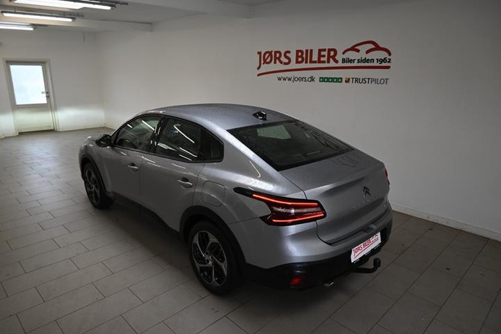 Grå Citroën C4 X fra 2023