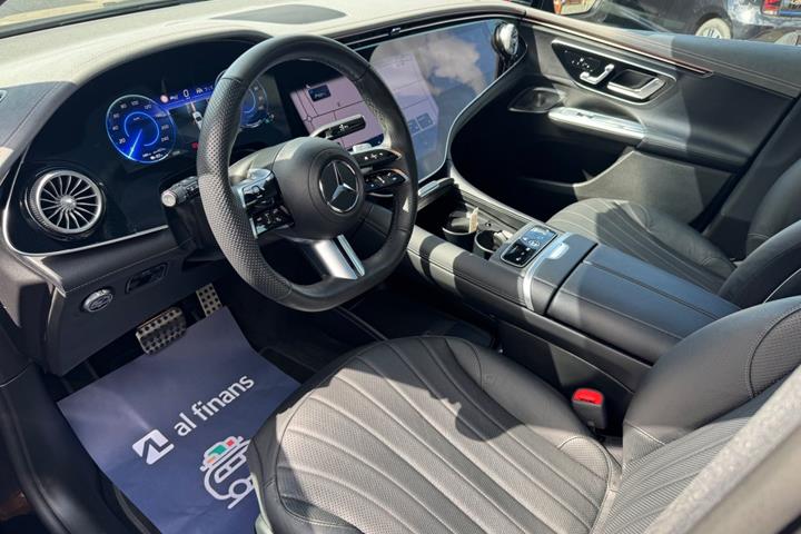Sort Mercedes EQE350+ SUV fra 2023