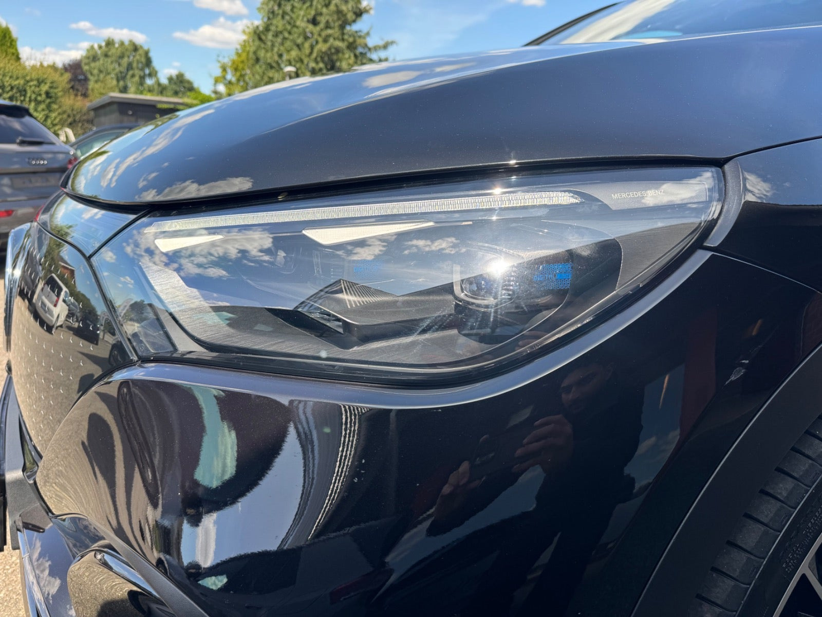Sort Mercedes EQE350+ SUV fra 2023