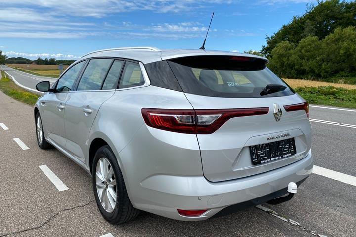 Sølv Renault Megane IV fra 2020