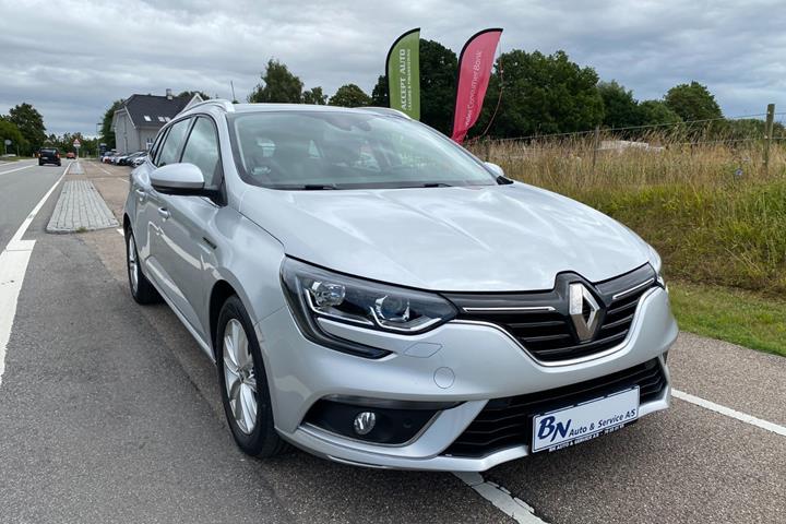Sølv Renault Megane IV fra 2020