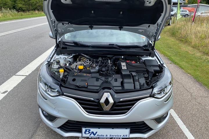Sølv Renault Megane IV fra 2020