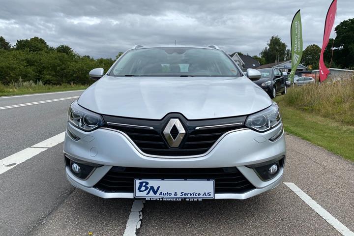 Sølv Renault Megane IV fra 2020