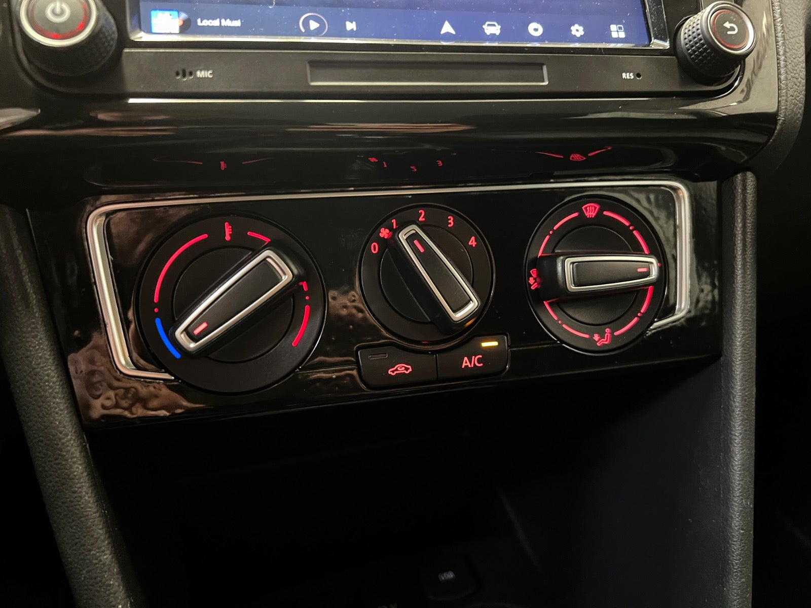 Hvid VW Polo fra 2016