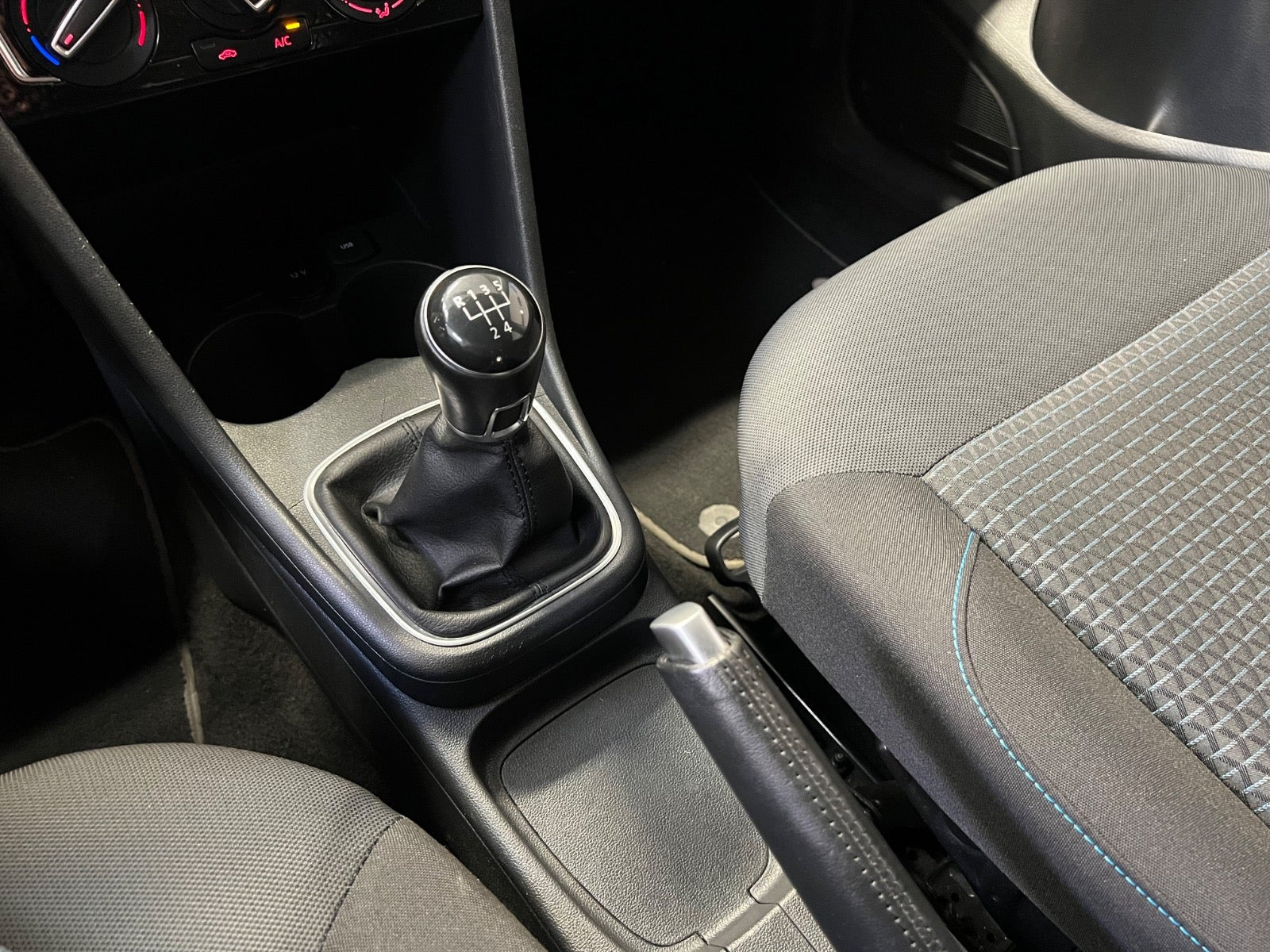Hvid VW Polo fra 2016