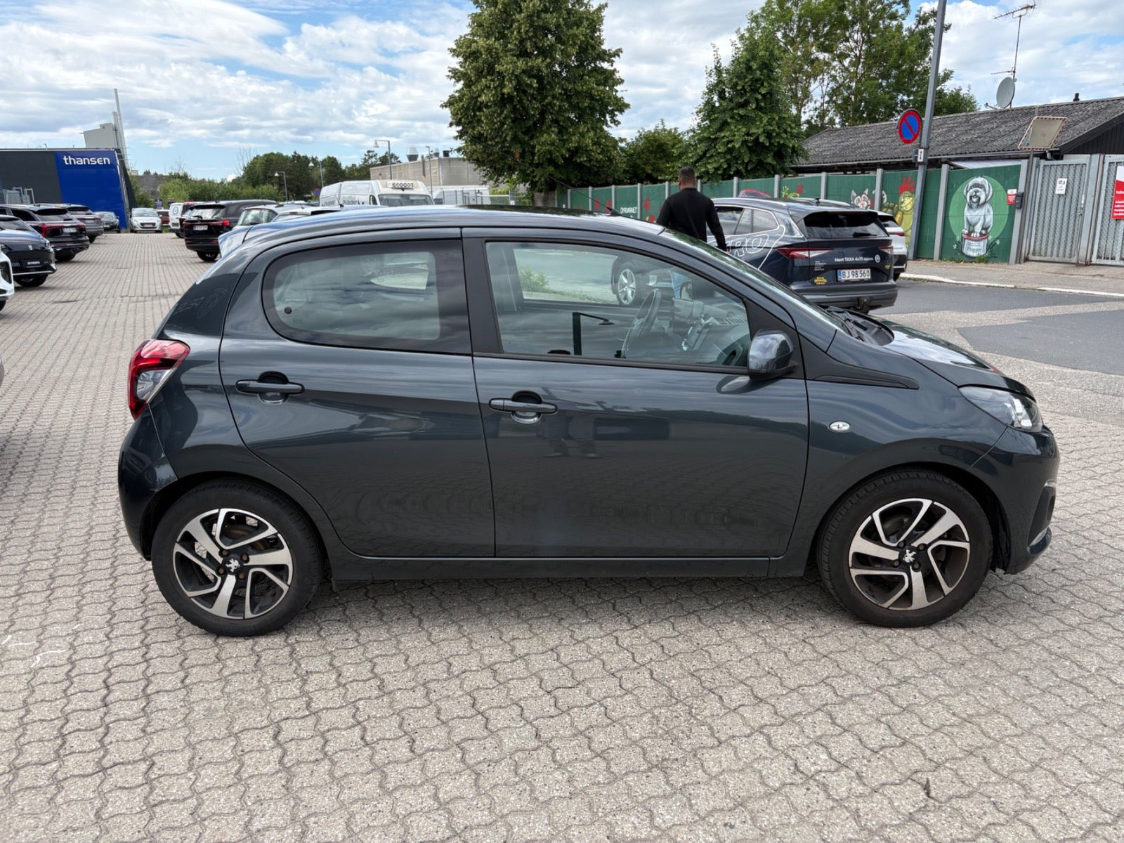 Rød Peugeot 108 fra 2020