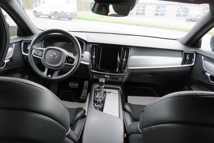 Sort Volvo V90 fra 2019