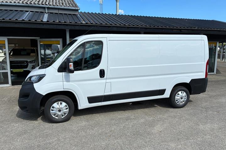 Hvid Peugeot Boxer 333 fra 2022