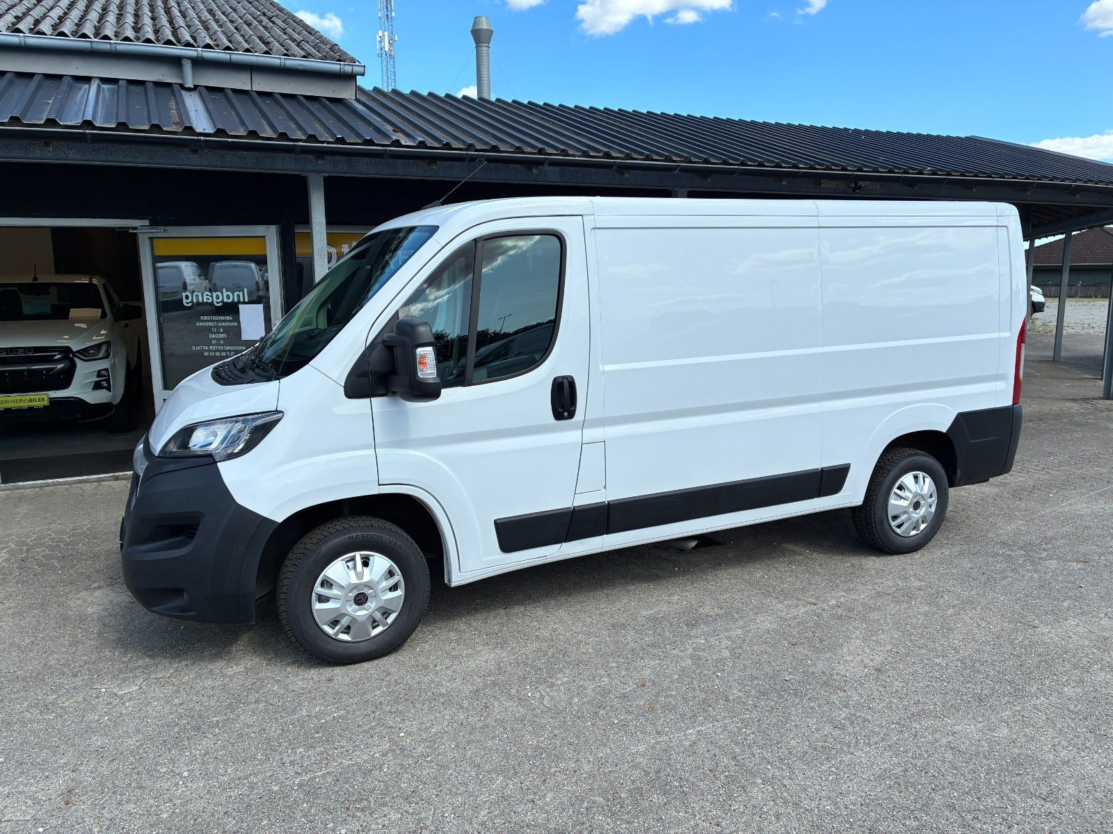 Hvid Peugeot Boxer 333 fra 2022