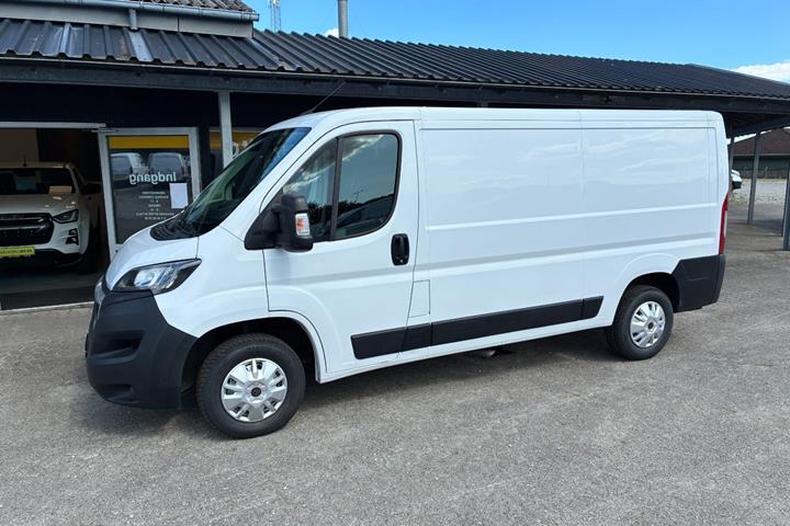 Hvid Peugeot Boxer 333 fra 2022