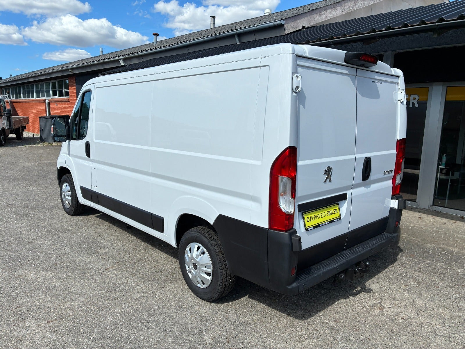 Hvid Peugeot Boxer 333 fra 2022