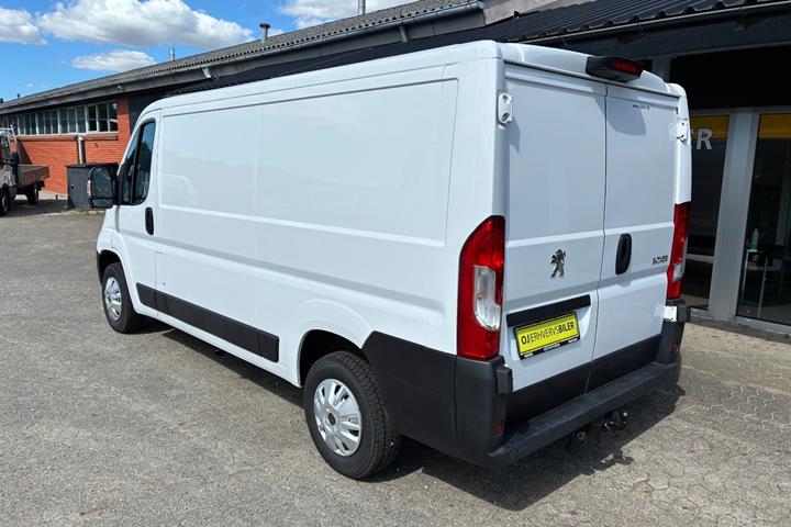 Hvid Peugeot Boxer 333 fra 2022