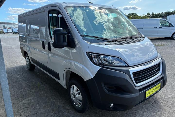 Hvid Peugeot Boxer 333 fra 2022
