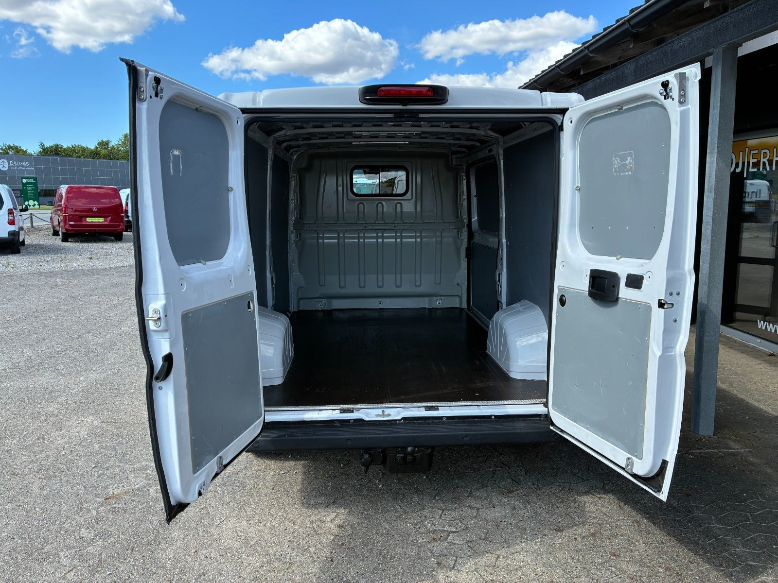 Hvid Peugeot Boxer 333 fra 2022