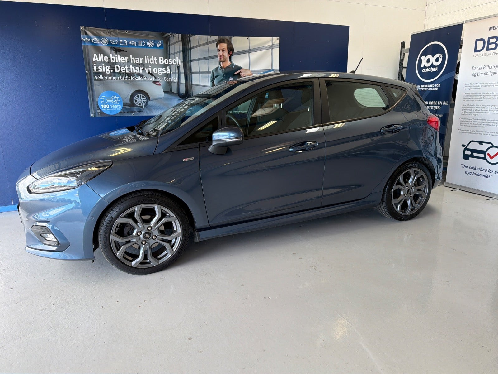 Blå Ford Fiesta fra 2020