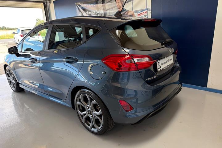 Blå Ford Fiesta fra 2020