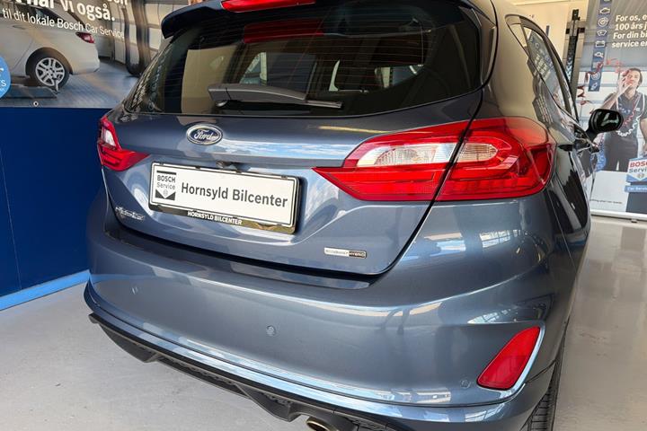 Blå Ford Fiesta fra 2020