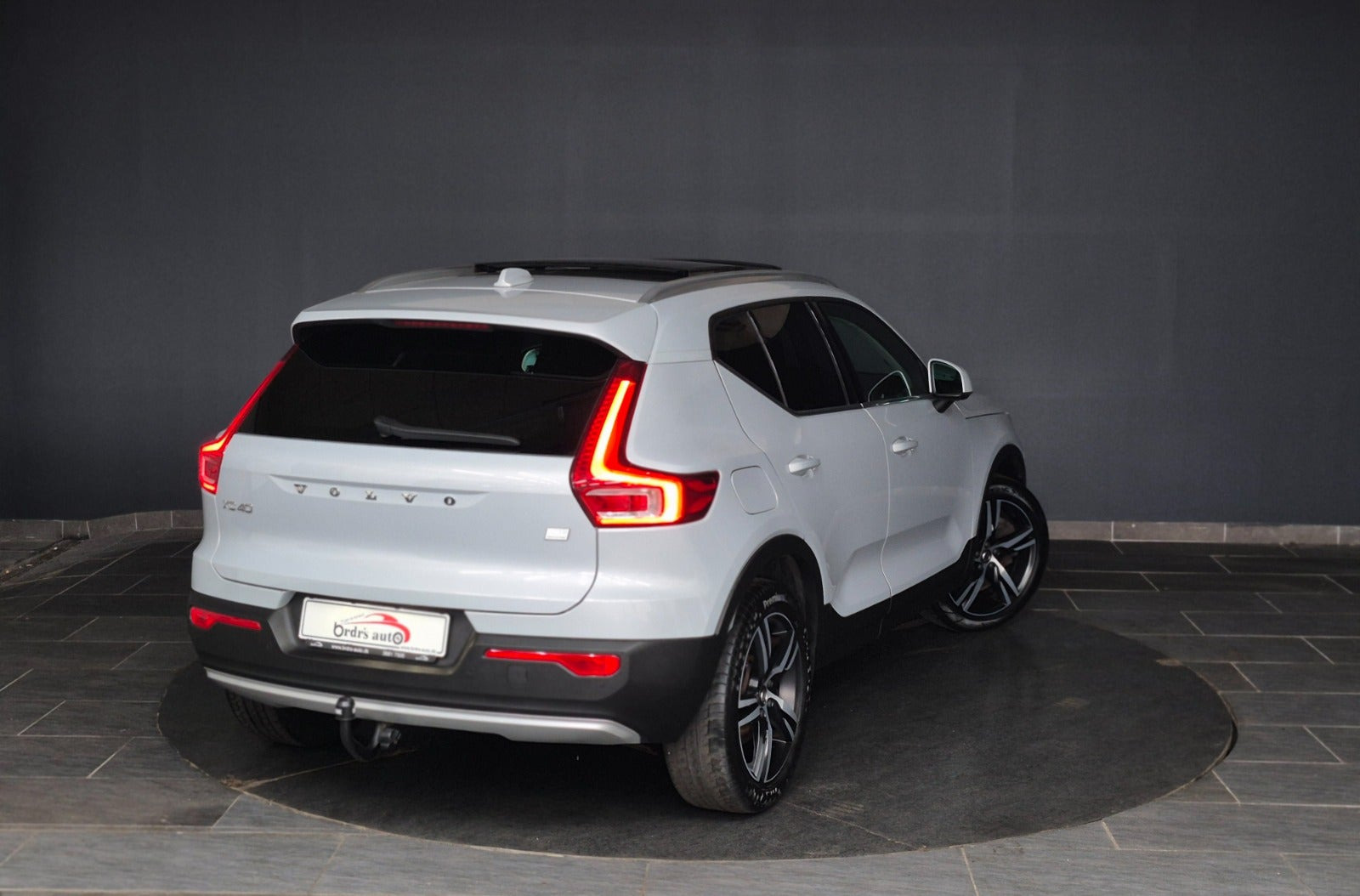 Hvid Volvo XC40 fra 2021