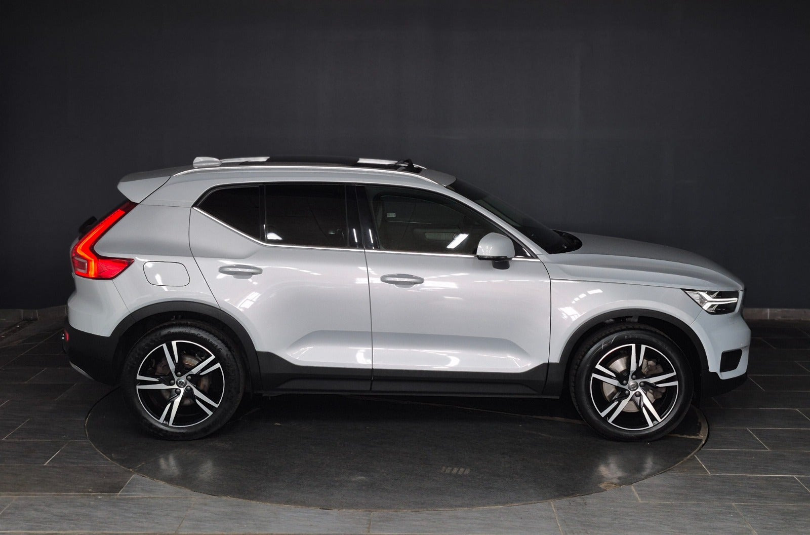 Hvid Volvo XC40 fra 2021