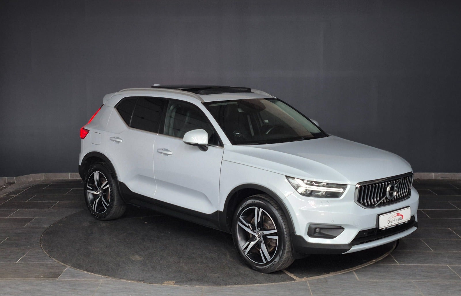 Hvid Volvo XC40 fra 2021