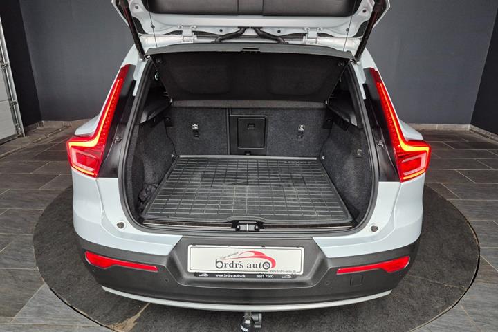 Hvid Volvo XC40 fra 2021