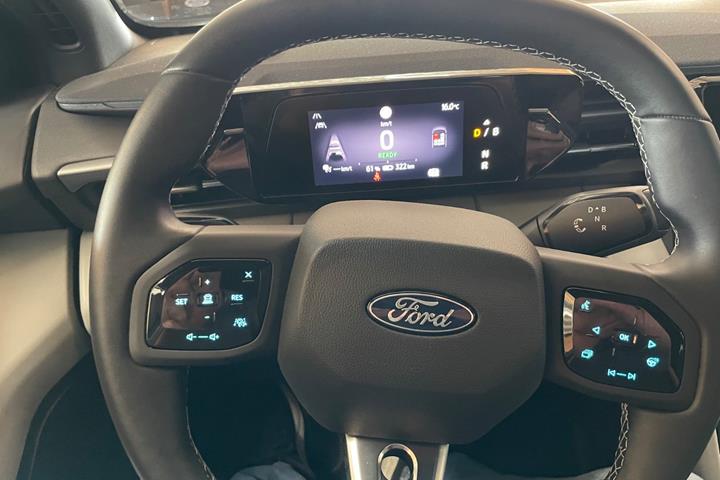 Hvid Ford Capri fra 2025