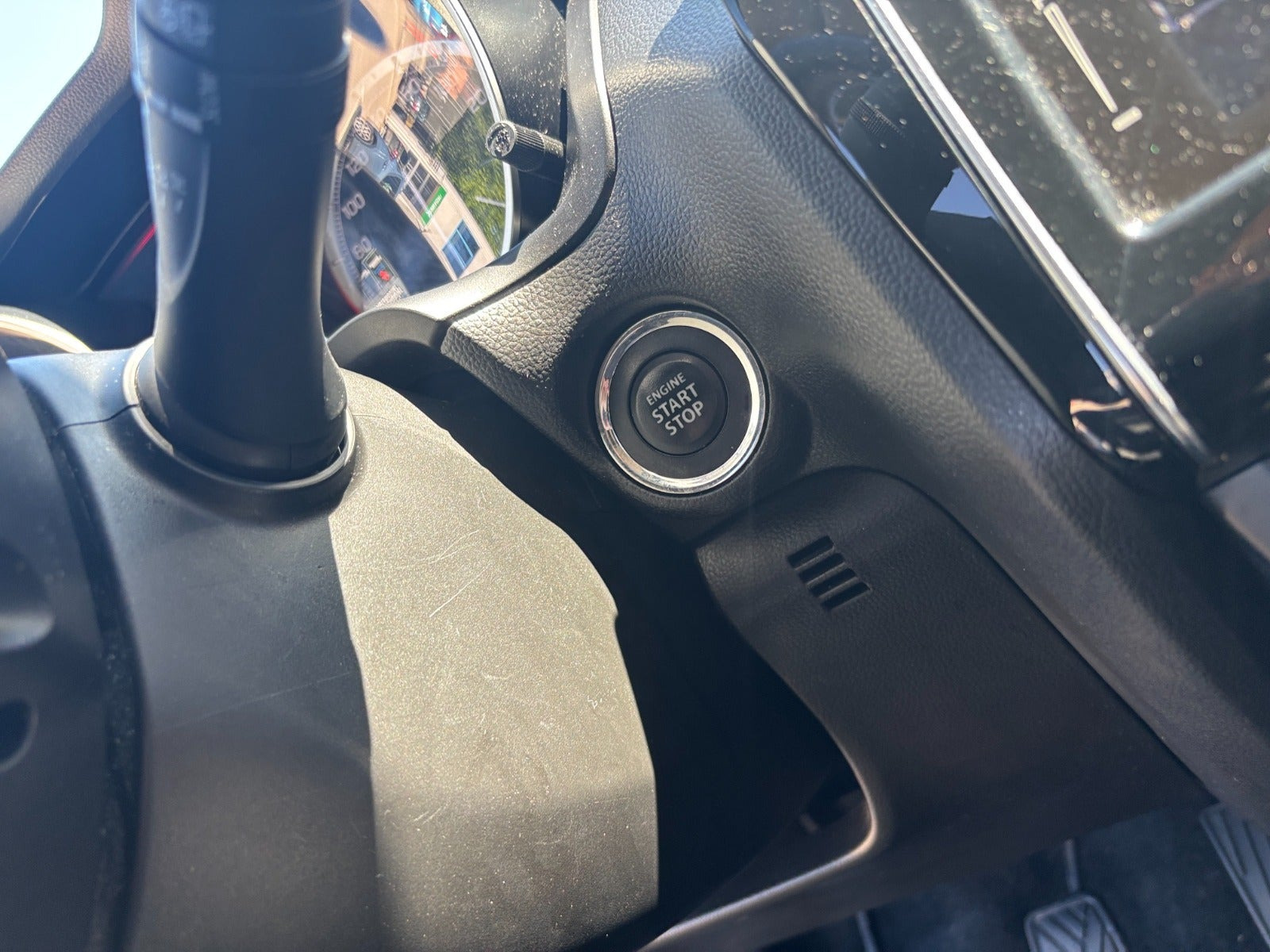 Grå Suzuki Swift fra 2019