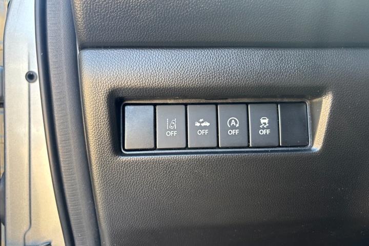 Grå Suzuki Swift fra 2019