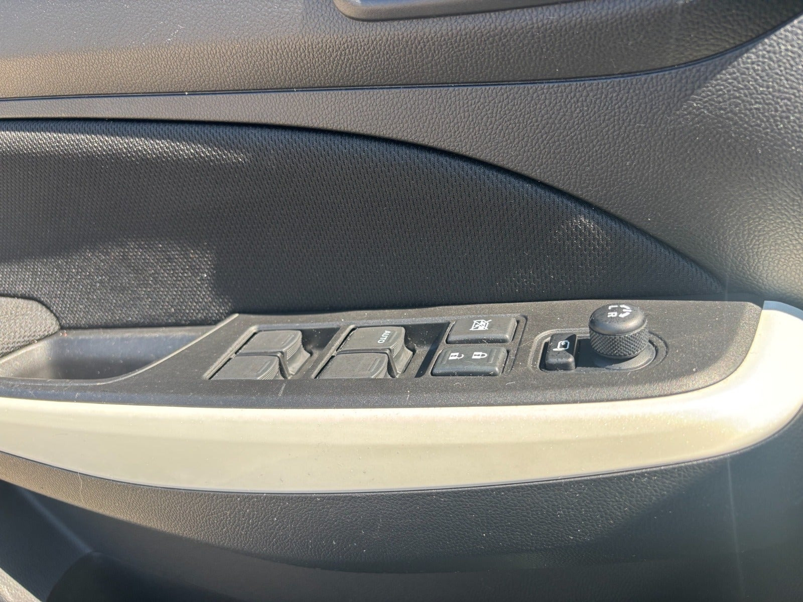 Grå Suzuki Swift fra 2019