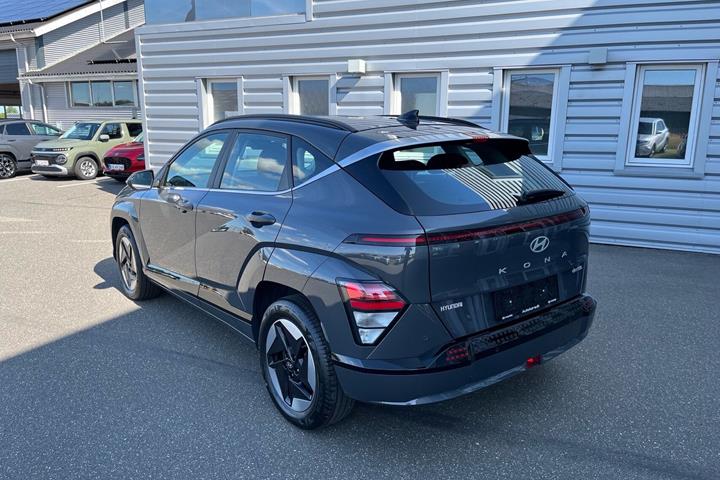 Grå Hyundai Kona fra 2025