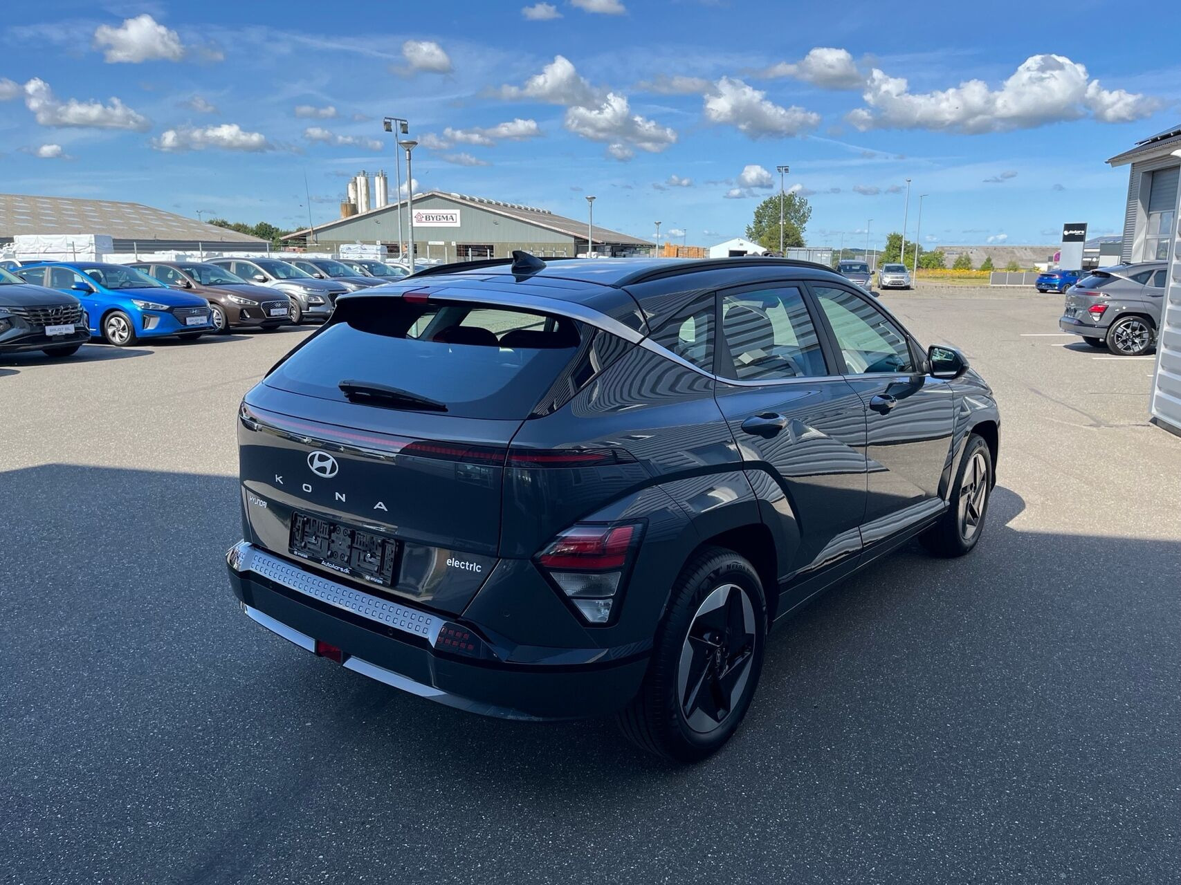 Grå Hyundai Kona fra 2025
