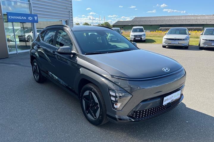 Grå Hyundai Kona fra 2025