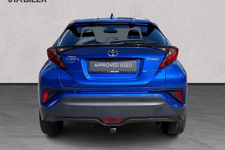 Blå Toyota C-HR fra 2021