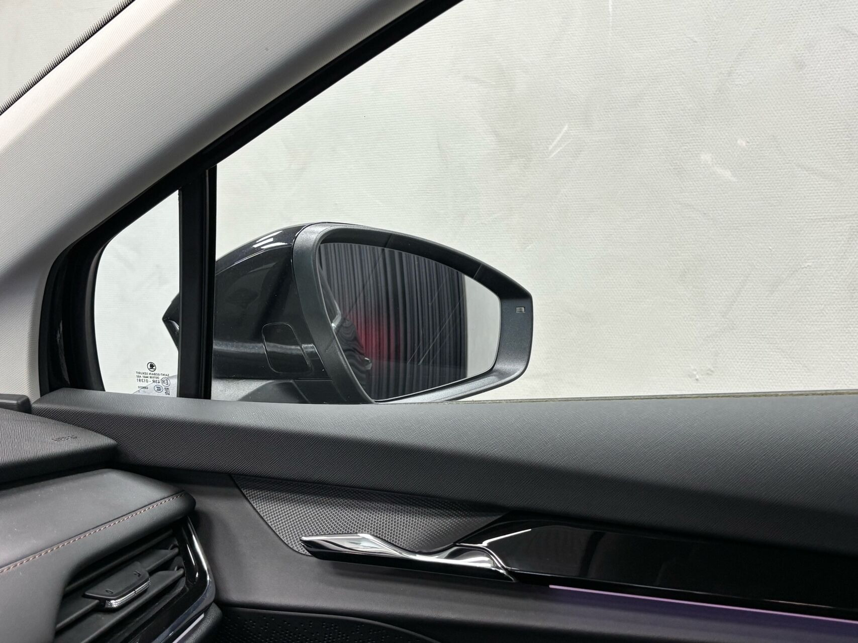Sort Skoda Enyaq fra 2021