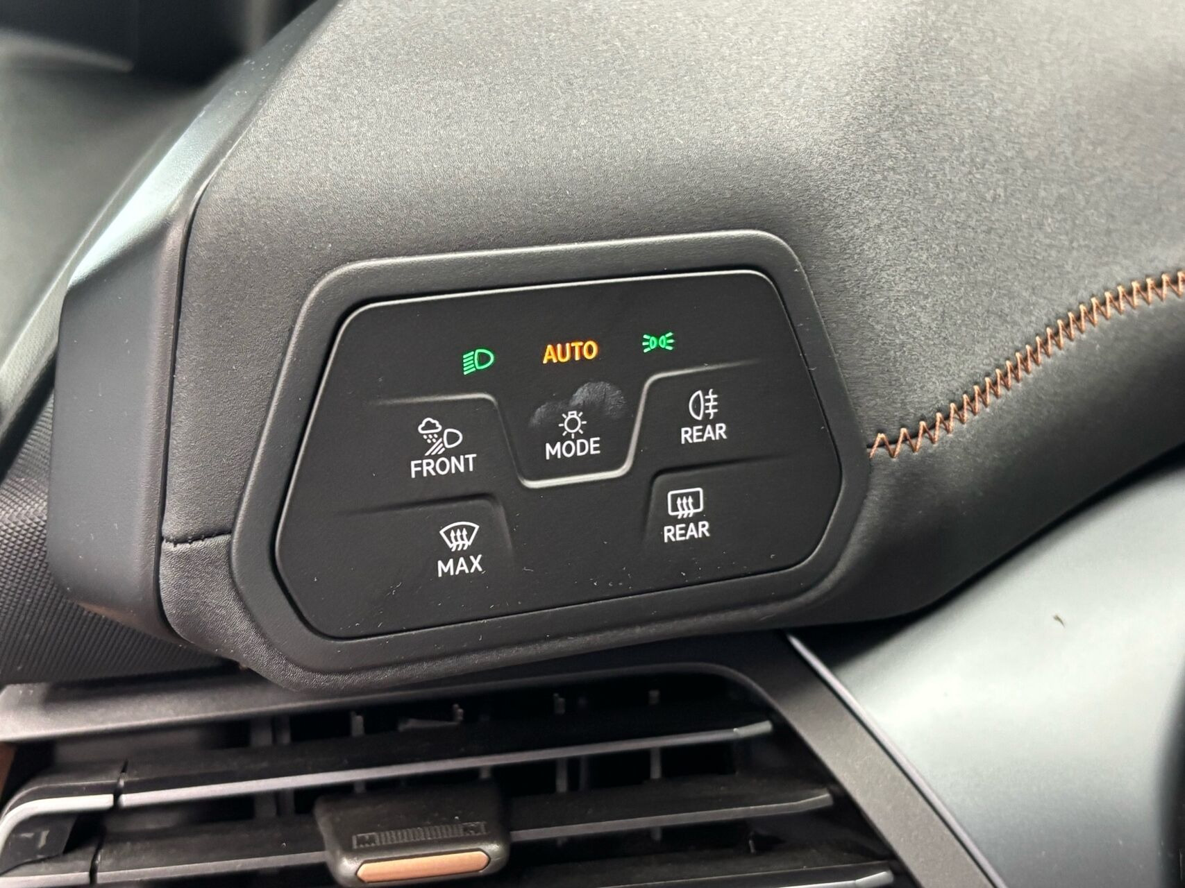 Grå Cupra Born fra 2022