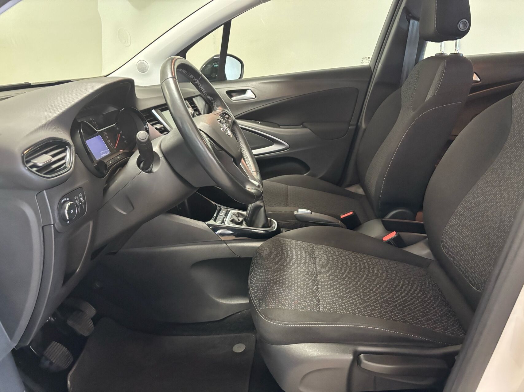 Hvid Opel Crossland fra 2022