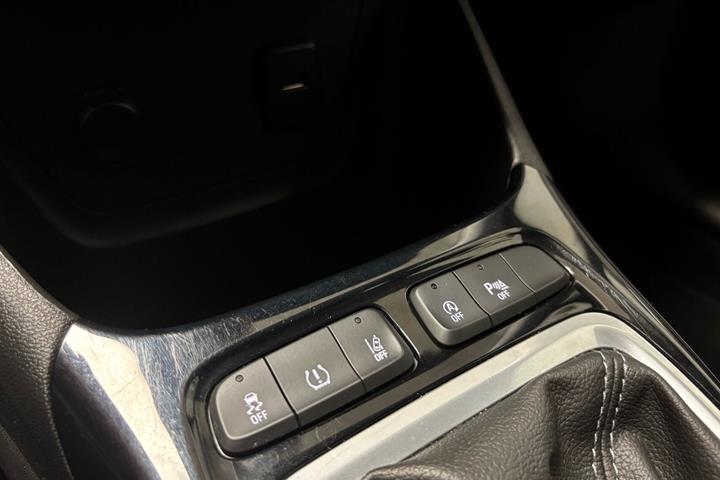 Hvid Opel Crossland fra 2022