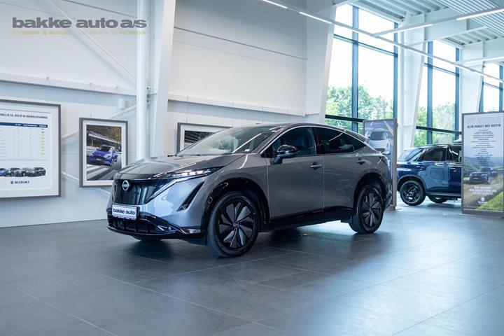 Grå Nissan Ariya fra 2025