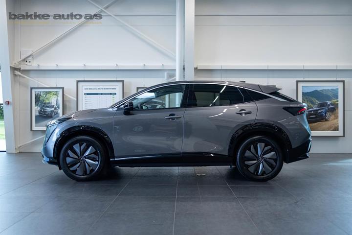 Grå Nissan Ariya fra 2025
