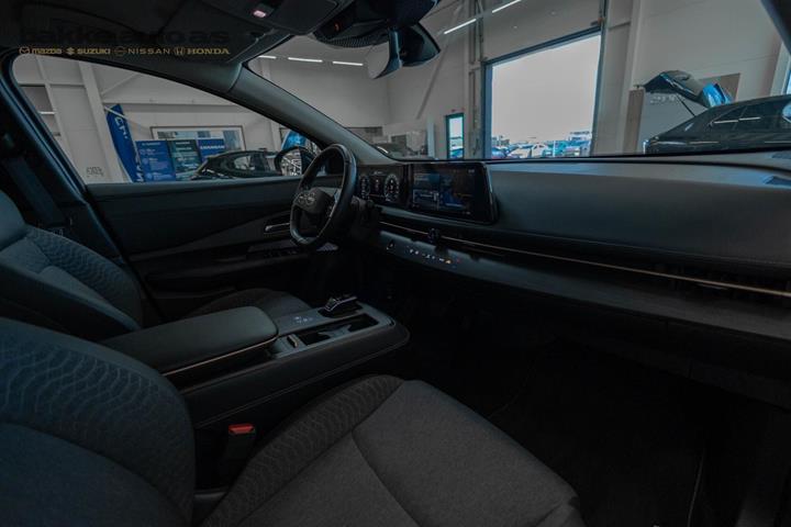 Grå Nissan Ariya fra 2025