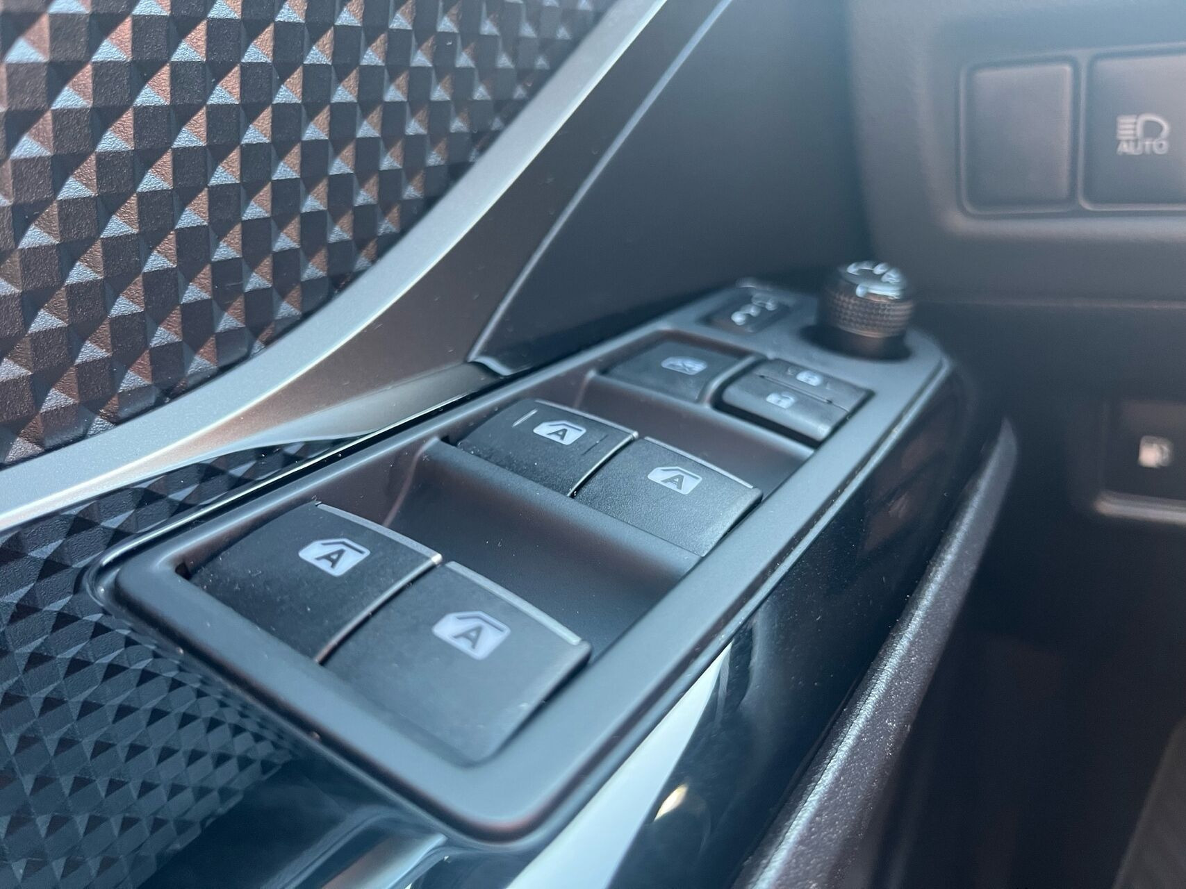 Rød Toyota C-HR fra 2018