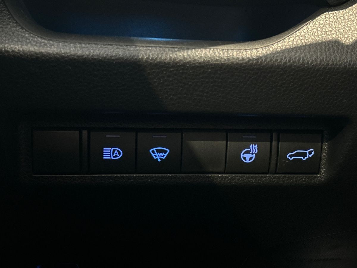 Rød Toyota RAV4 Plug-in fra 2022