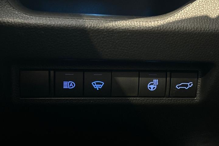 Rød Toyota RAV4 Plug-in fra 2022